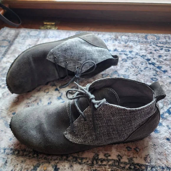 Gray Suede Women's Shoes - Picture 4 of 6